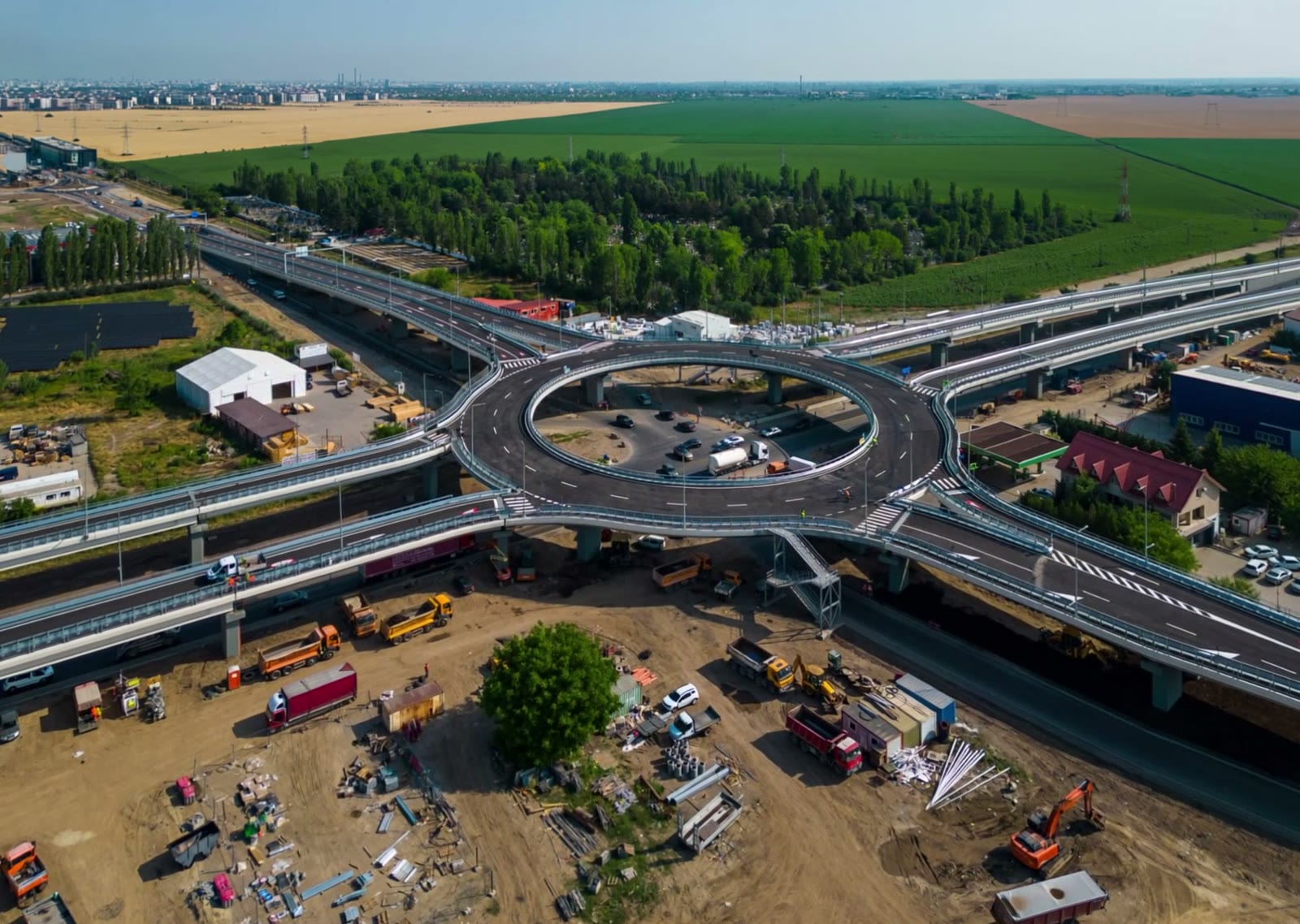 Nod rutier și lucrări de infrastructură, cadru din clipul Higgsfield furnizat